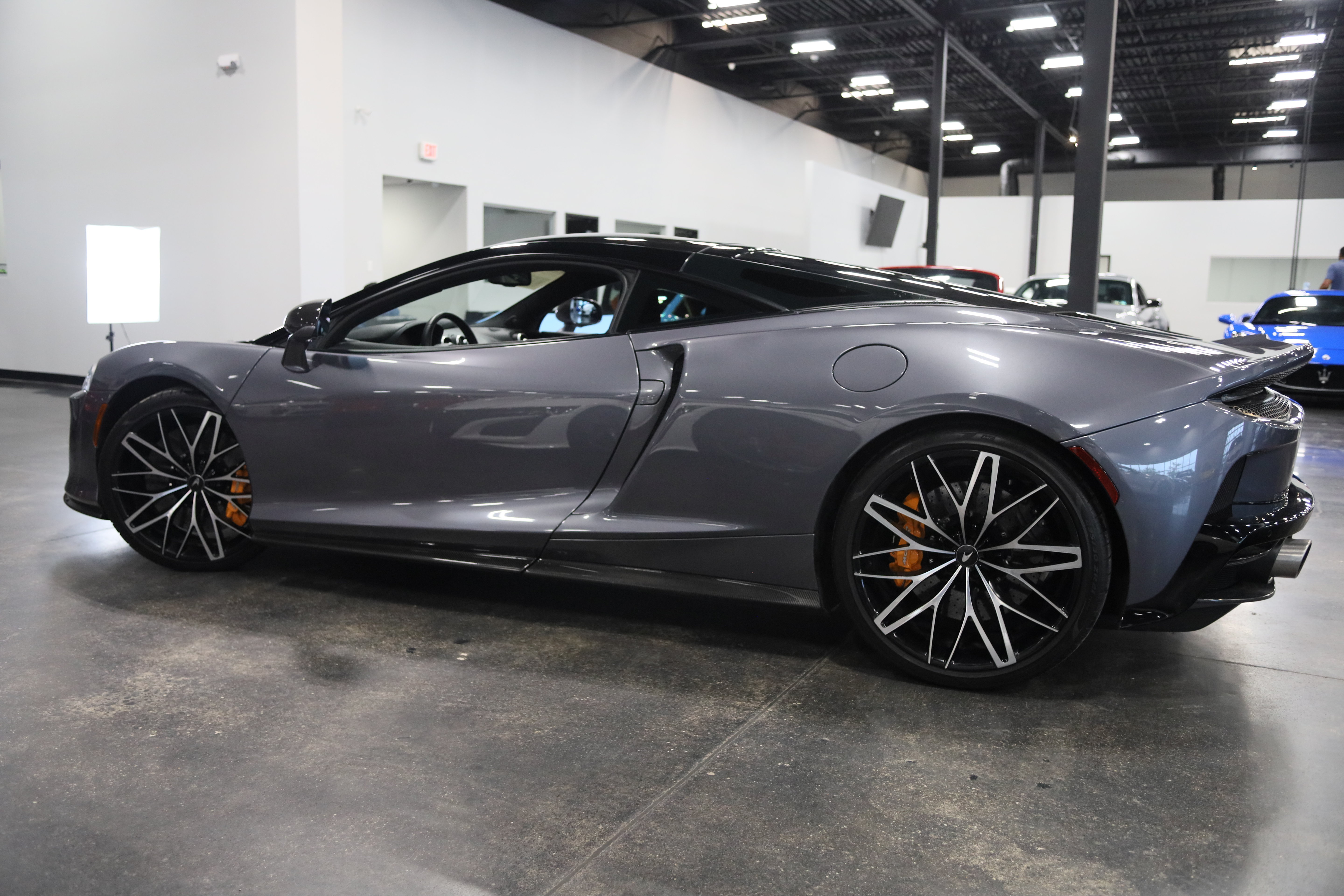 Used 2023 McLaren GT RWD image 11