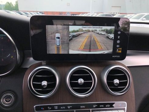 Used 2022 Mercedes-Benz GLC 300 4MATIC w/ Premium Package Lite image 23