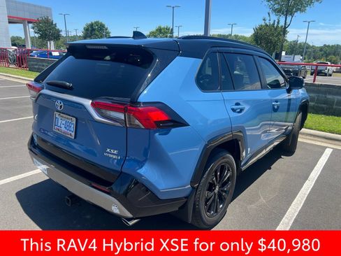 Used 2024 Toyota RAV4 XSE AWD/4WD image 17