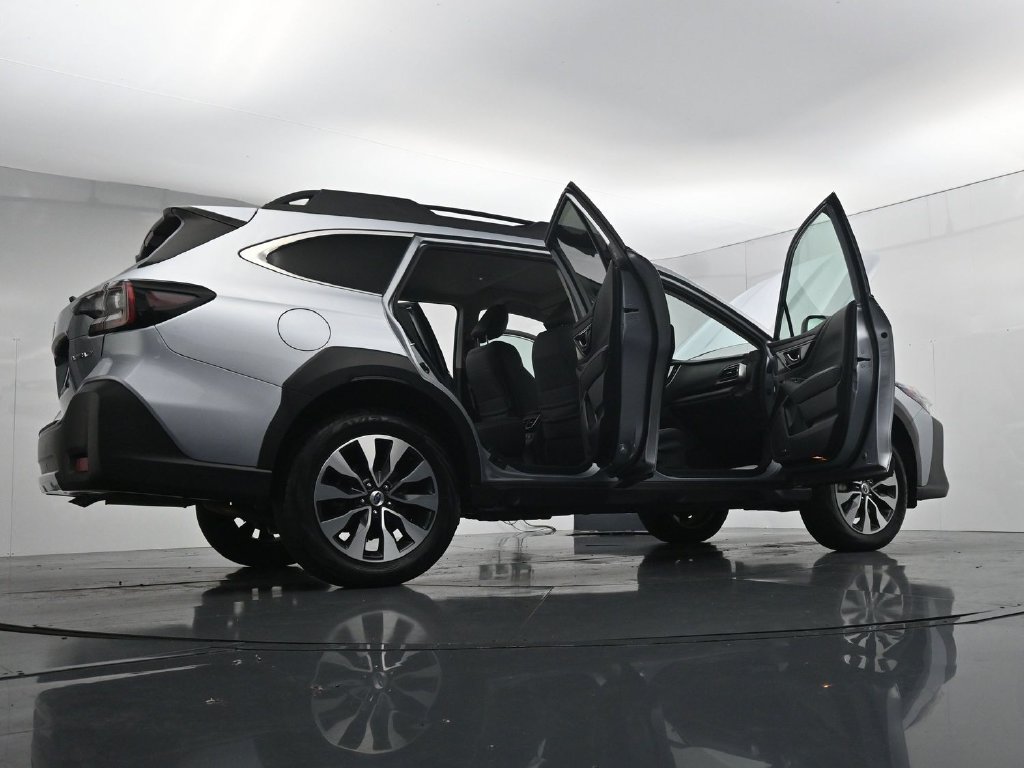 Used 2024 Subaru Outback Limited AWD/4WD image 43