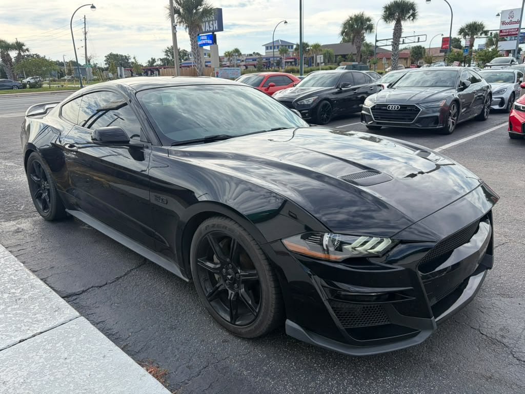 Used 2018 Ford Mustang GT Premium w/ Black Accent Package RWD image 9