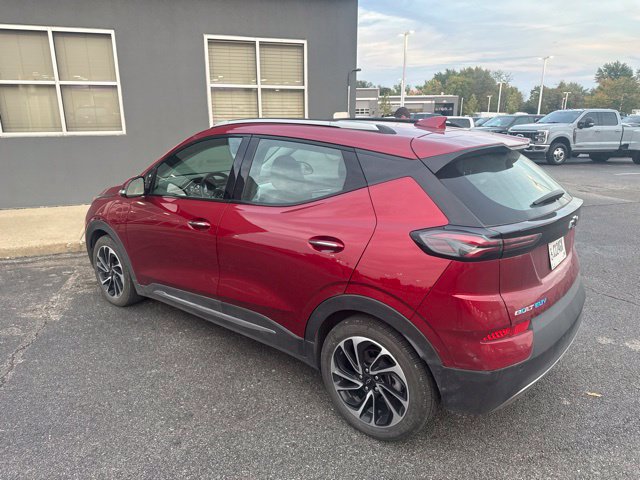Used 2023 Chevrolet Bolt EUV Premier w/ Sun & Sound Package FWD image 18