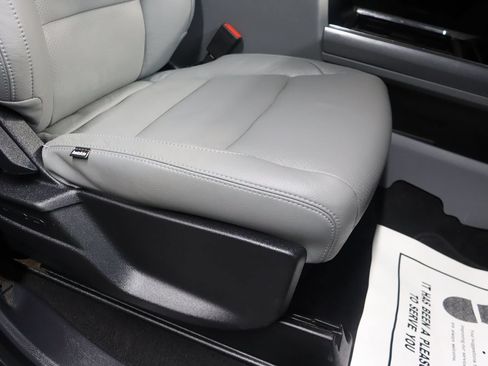 Used 2024 Ford F250 XLT w/ Black Appearance Package AWD/4WD image 80