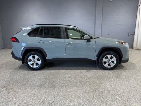 Used 2019 Toyota RAV4 XLE w/ Convenience Package AWD/4WD image 2