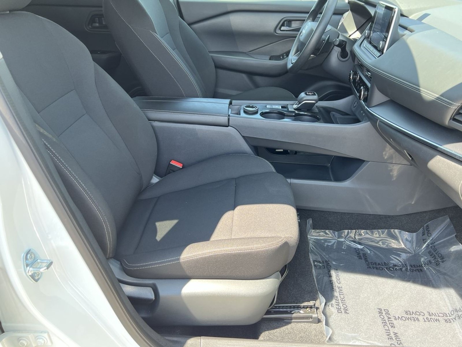 Used 2025 Nissan Rogue S AWD/4WD image 26