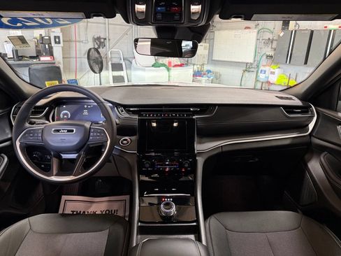Certified 2025 Jeep Grand Cherokee Laredo X w/ Luxury Tech Group I AWD/4WD image 7