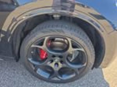 Used 2023 Alfa Romeo Stelvio Veloce AWD/4WD image 18