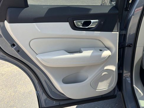 Certified 2023 Volvo XC60 T8 Ultimate w/ Climate Package AWD/4WD image 20