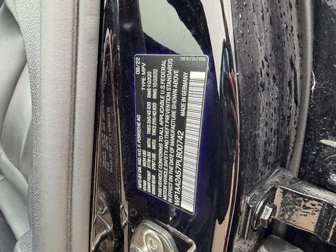 Used 2023 Porsche Macan Turbo image 24