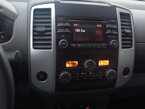 Used 2014 Nissan Frontier SV w/ SV Value Truck Package image 10