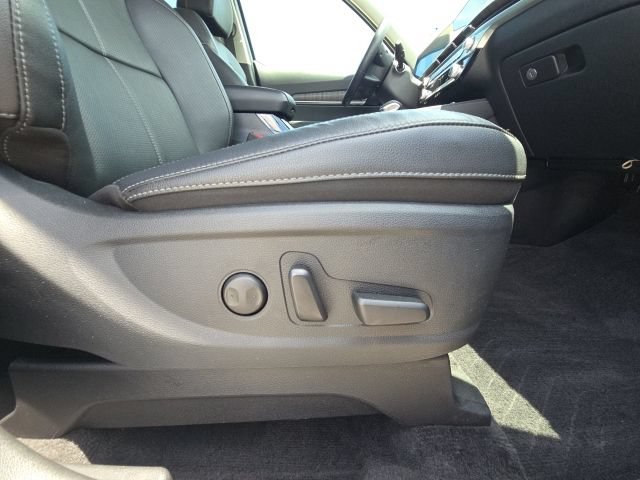 Used 2025 Kia Telluride EX w/ EX Captain's Chair Package FWD image 21