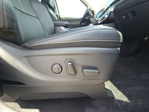 Used 2025 Kia Telluride EX w/ EX Captain's Chair Package FWD image 21