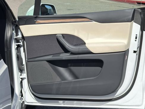 Used 2024 Tesla Model X image 33