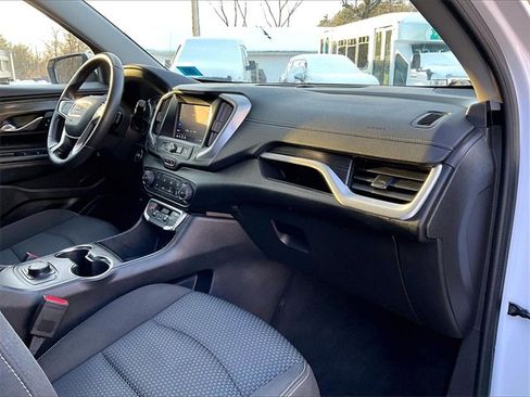 Used 2024 GMC Terrain SLE image 17