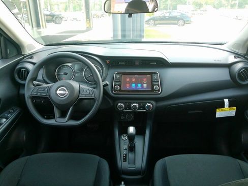 New 2025 Nissan Kicks Play S image 27