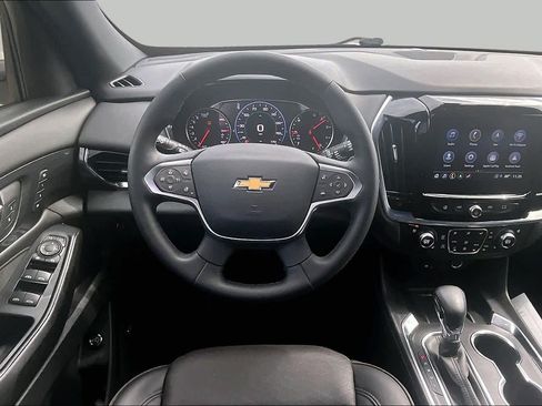 Used 2023 Chevrolet Traverse High Country FWD image 5