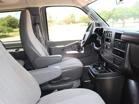 Used 2025 Chevrolet Express 3500 LS RWD image 19
