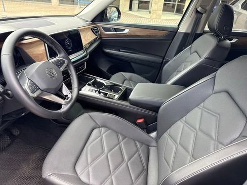 Used 2024 Volkswagen Atlas SE FWD image 10