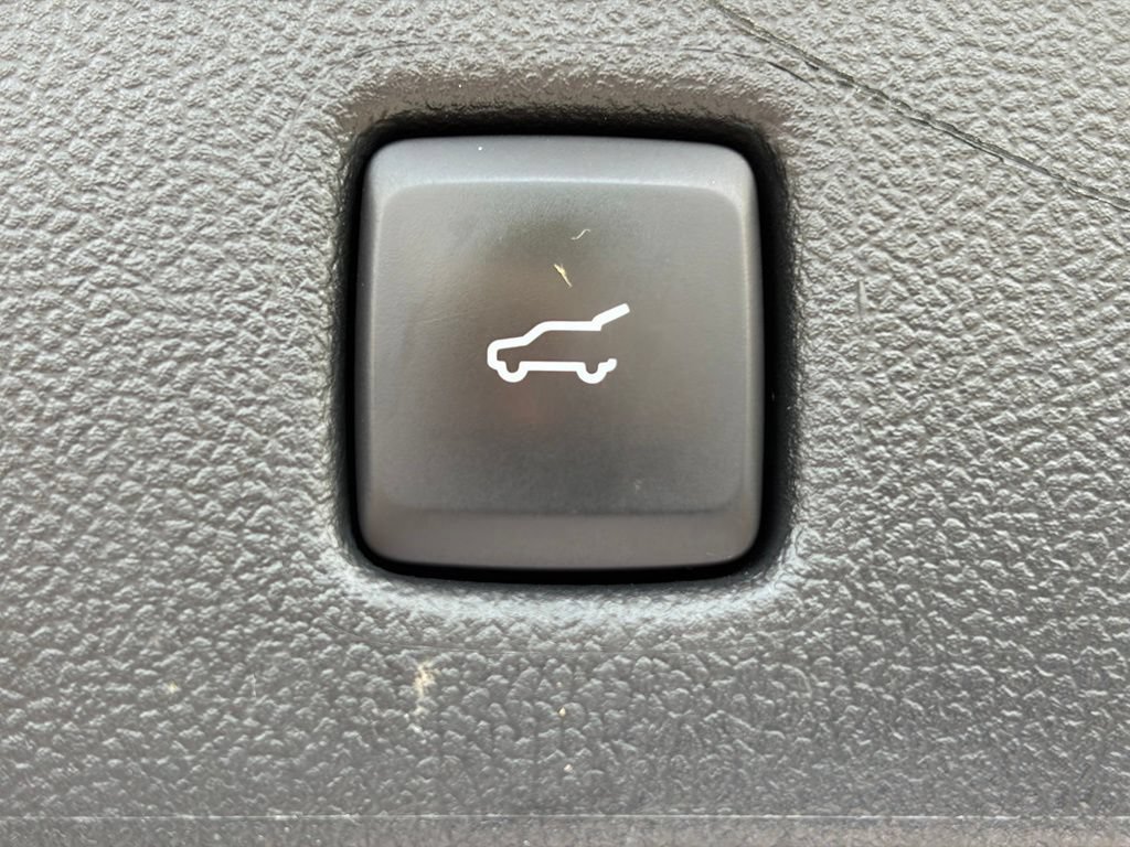 Used 2024 Ford Escape ST-Line w/ Tech Pack #1 AWD/4WD image 11