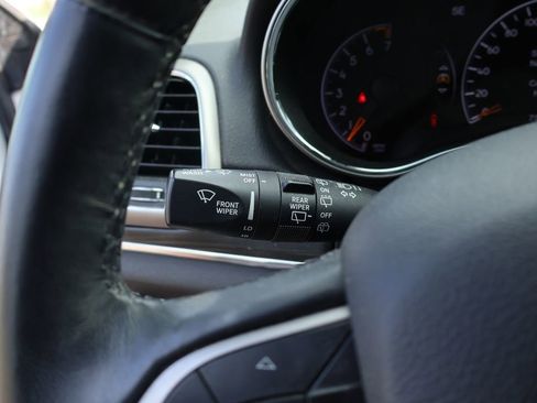 Used 2019 Jeep Grand Cherokee Limited w/ Trailer Tow Group IV AWD/4WD image 36