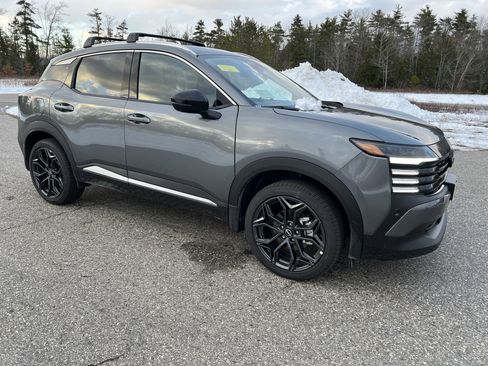 New 2026 Nissan Kicks SR w/ SR Premium Package image 9