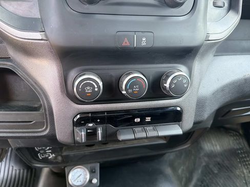 Used 2022 RAM 2500 Tradesman w/ Chrome Appearance Group RWD image 18