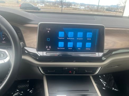 Certified 2024 Volkswagen Atlas SE image 20