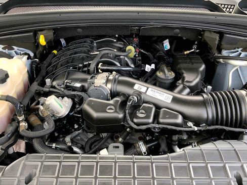 Used 2023 Jeep Grand Cherokee Laredo w/ Luxury Tech Group I AWD/4WD image 29