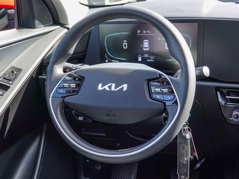 Certified 2023 Kia Niro LX image 14