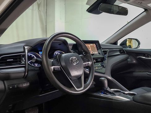 Used 2021 Toyota Camry LE image 33