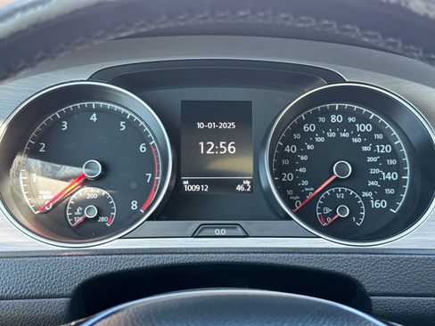 Used 2017 Volkswagen Golf Wolfsburg Edition image 20