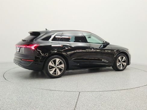 Used 2024 Audi Q8 e-tron Premium Plus w/ Premium Plus Package AWD/4WD image 5