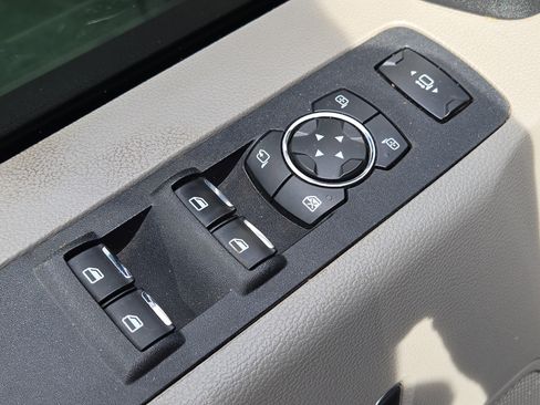 Used 2020 Ford F250 XLT w/ XLT Premium Package image 16