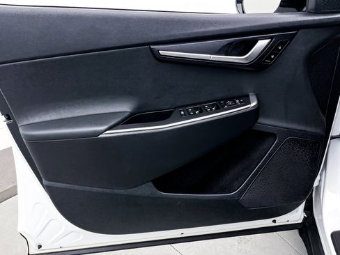 Used 2023 Kia EV6 Light image 16