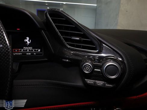 Used 2018 Ferrari 488 Spider image 33