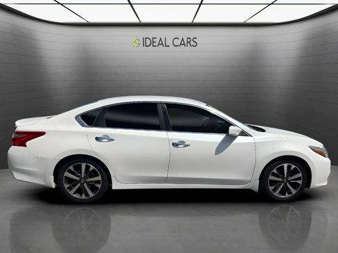 Used 2016 Nissan Altima 2.5 SR FWD image 4