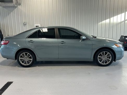 Used 2009 Toyota Camry SE image 2