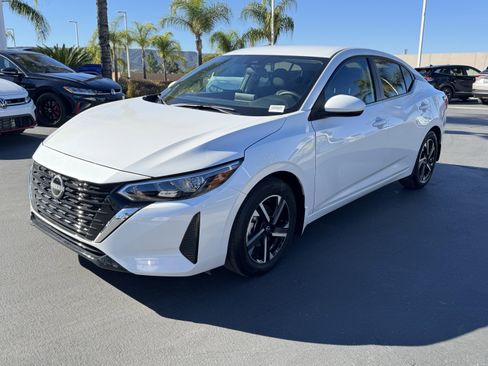 Used 2025 Nissan Sentra SV image 5