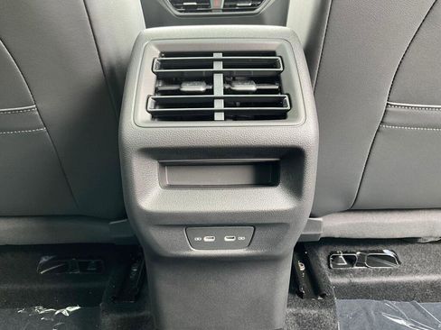 New 2026 Volkswagen Tiguan SE AWD/4WD image 15