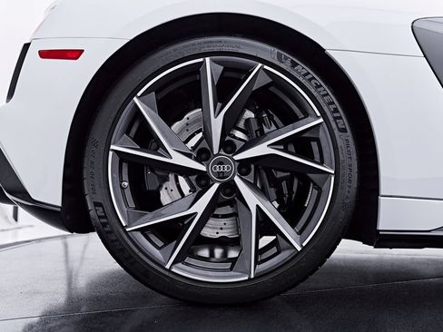Used 2022 Audi R8 V10 w/ Carbon Exterior Package RWD image 43