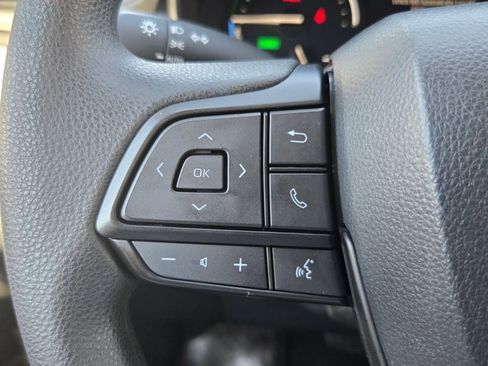 Used 2025 Toyota Sienna LE image 22