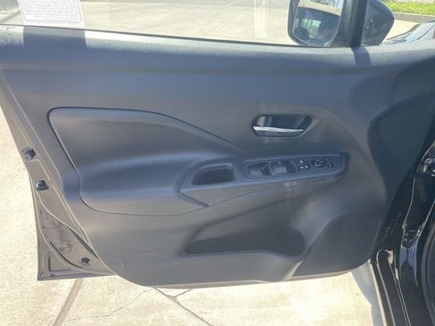 Used 2025 Nissan Versa SV FWD image 20