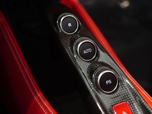 Used 2021 Ferrari F8 Tributo image 29