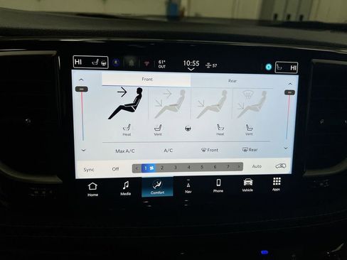 New 2026 Chrysler Pacifica Limited image 17