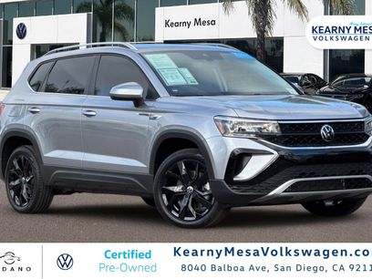 Used 2023 Volkswagen Taos SE w/ Panoramic Sunroof Package