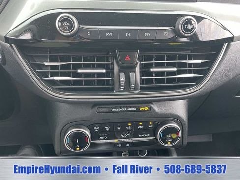 Used 2025 Ford Escape Active AWD/4WD image 23