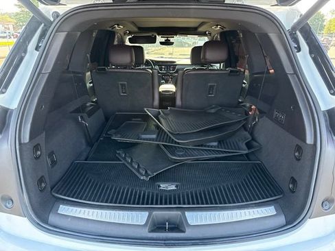 Used 2023 Cadillac XT6 Premium Luxury w/ Technology Package FWD image 21