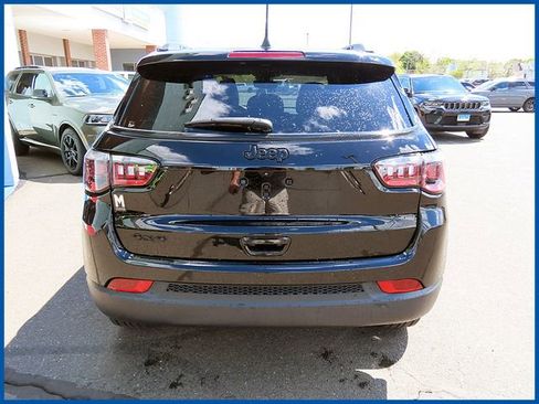 Used 2023 Jeep Compass Latitude w/ Sun and Sound Group AWD/4WD image 6