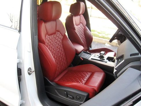 Used 2021 Audi SQ5 Premium Plus w/ Premium Plus Package image 24