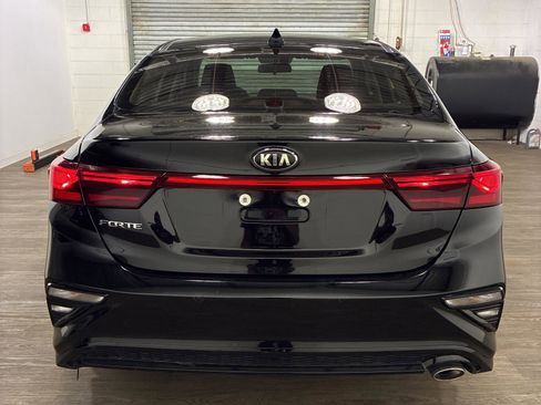 Used 2021 Kia Forte LXS FWD image 8
